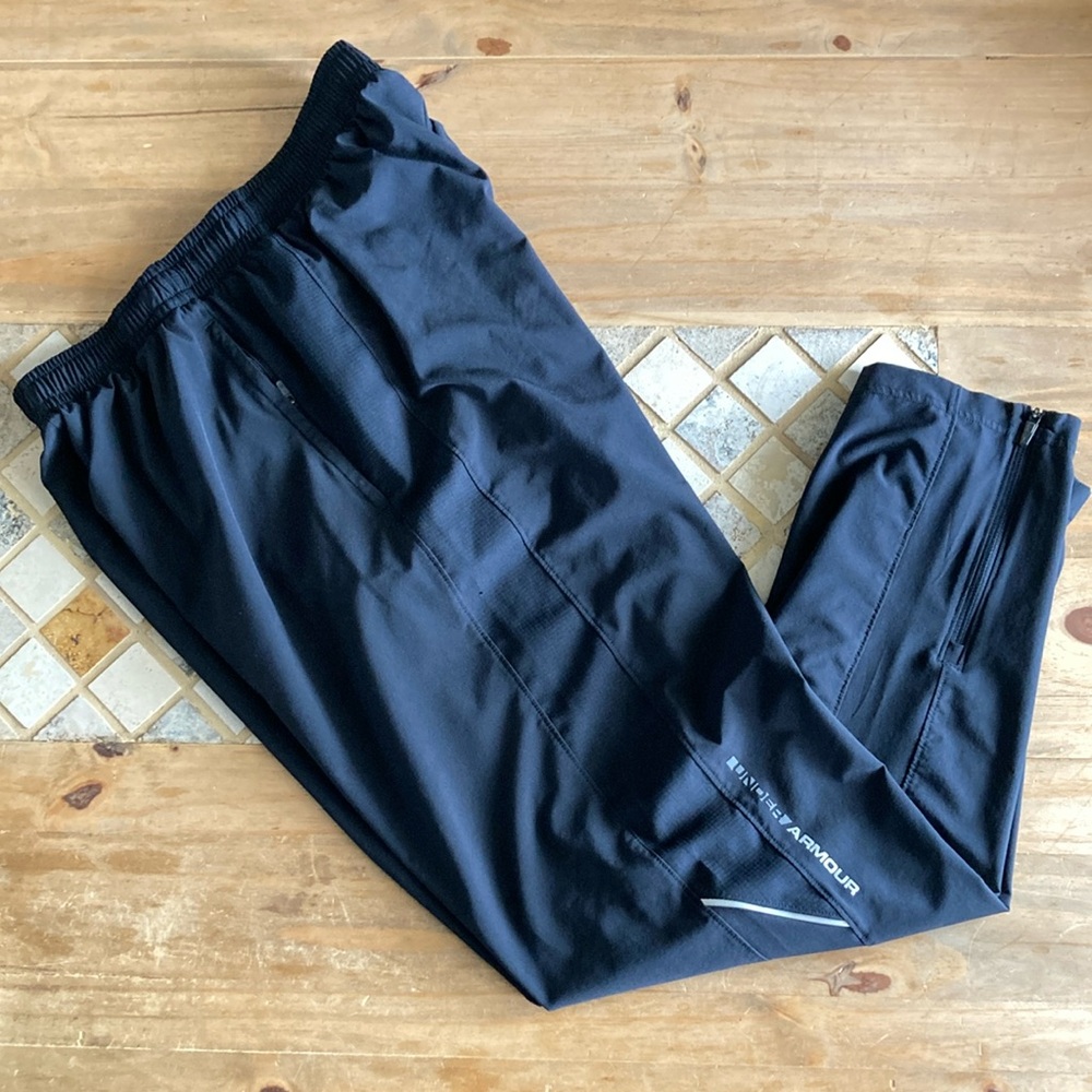 Under Armour, All Season Gear, Fitted, Pants. Sz. LG